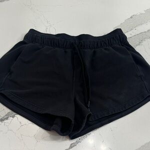 Lululemon Inner Glow High Rise Black Shorts Size 8.    3”